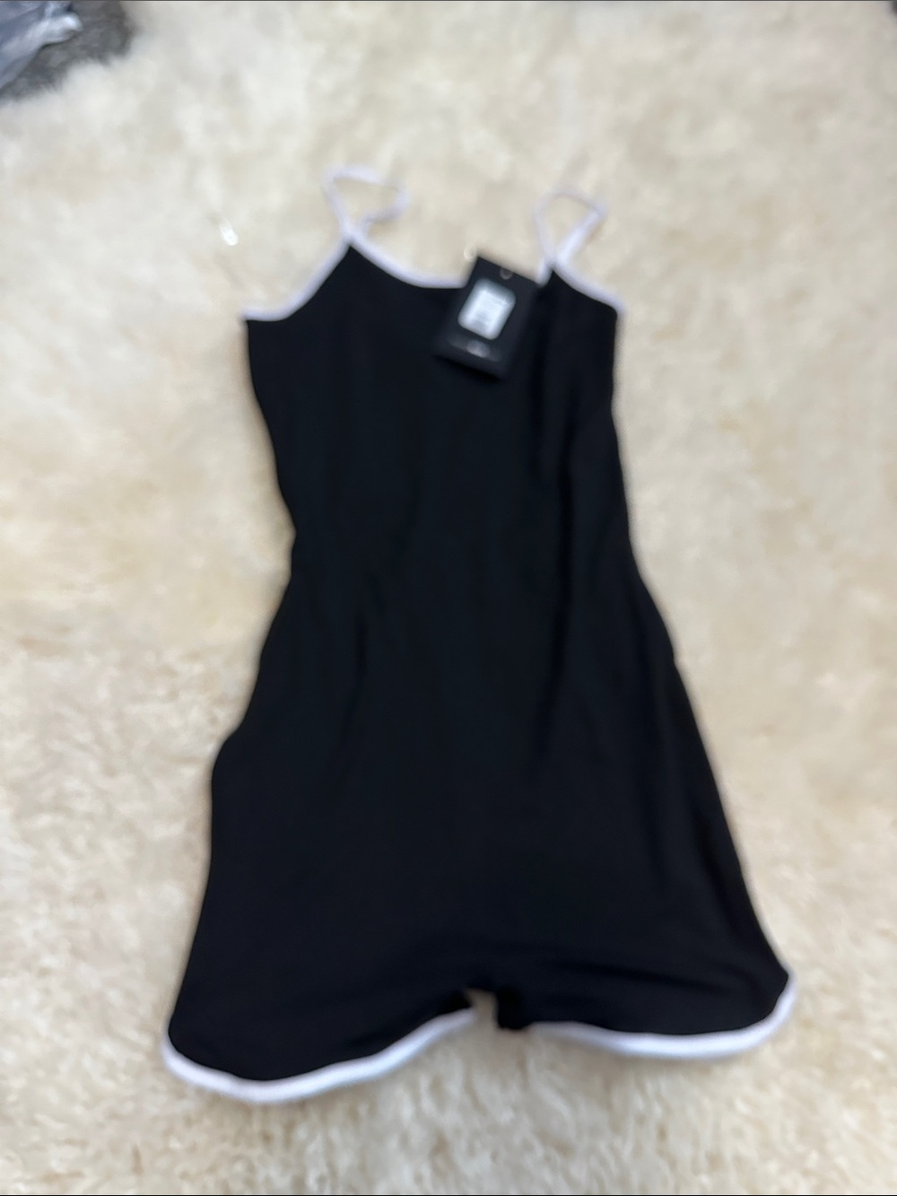 NWT Fashion Nova  Contrast-Trim  One-Piece Romper xs